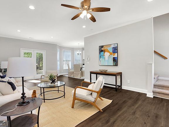 3rd image of 2431 Woodside Way