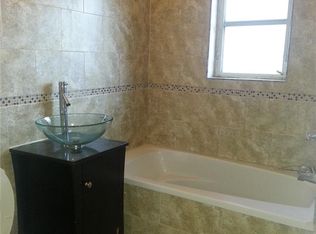 23124 148th Ave, Springfield Gardens, NY 11413