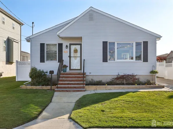 802 Center St, Union Beach, NJ 07735