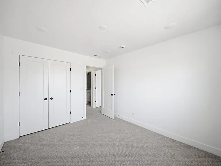 946 E Malibu Ln — Photo 19