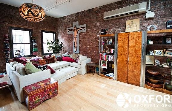 3rd image of 462 Greenwich St