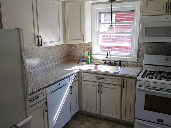 3rd image of 818 Harvard Pl #2