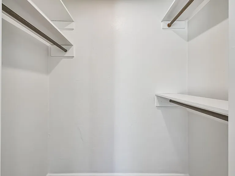 4518 Avenue P — Photo 20
