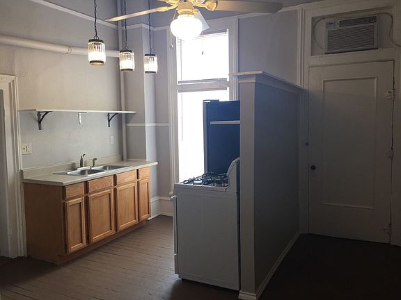 3rd image of 822 E Carson St APT 3