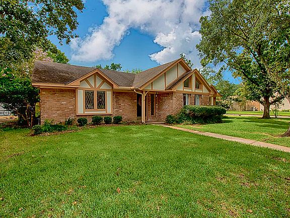 2nd image of 16402 Shady Elms Dr