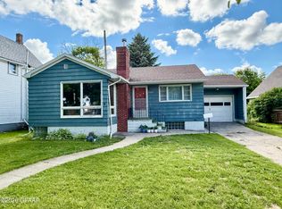 1012 4th St, Langdon, ND 58249