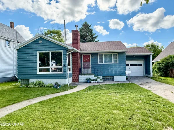 1012 4th St, Langdon, ND 58249
