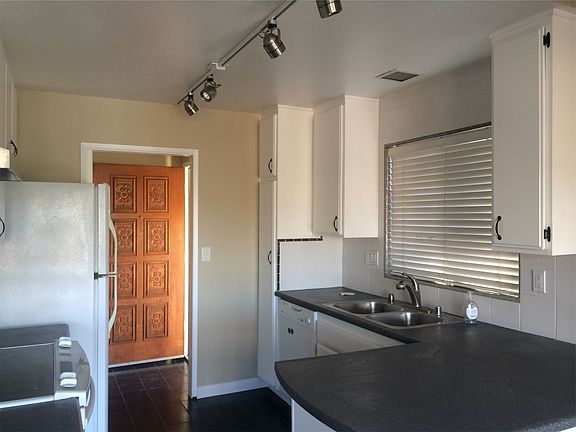 Kitchen Facing Front Entry