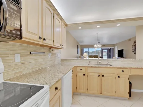 4330 Chantelle DR #F105, NAPLES, FL 34112