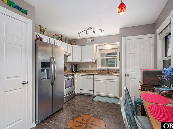 4th image of 204 Landing Ln