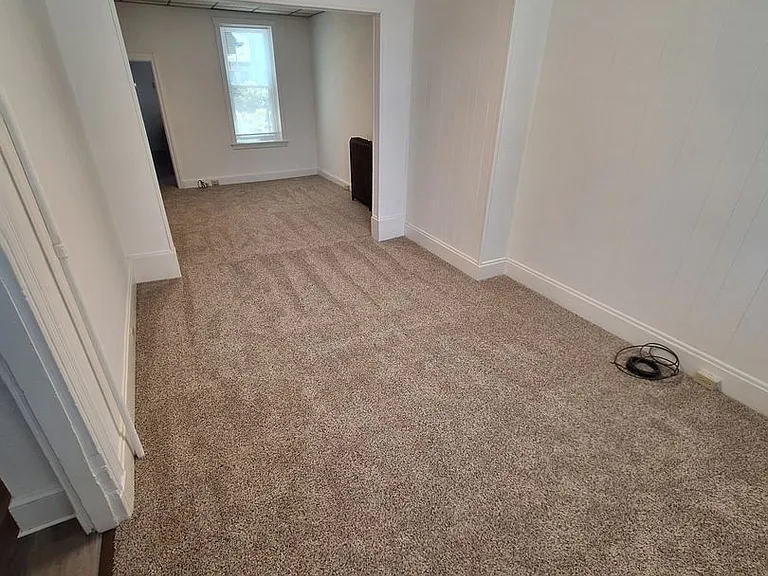207 S Beaver St — Photo 5