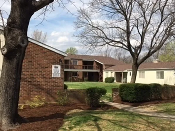 1139 Easton Rd APT 11, Salem, VA 24153