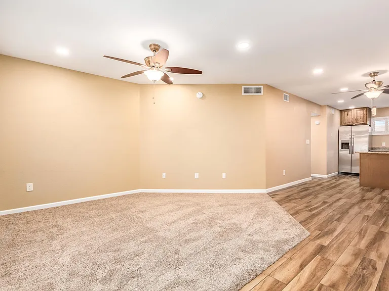 11640 N 51st Ave #216 — Photo 15