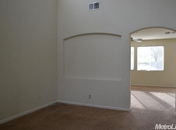3rd image of 1722 Merritt Cir