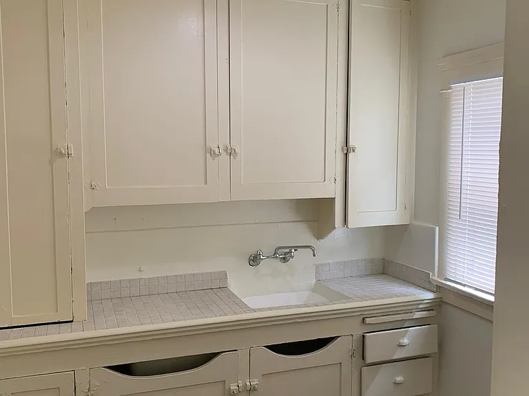 546 Cedar Ave #B — Photo 17
