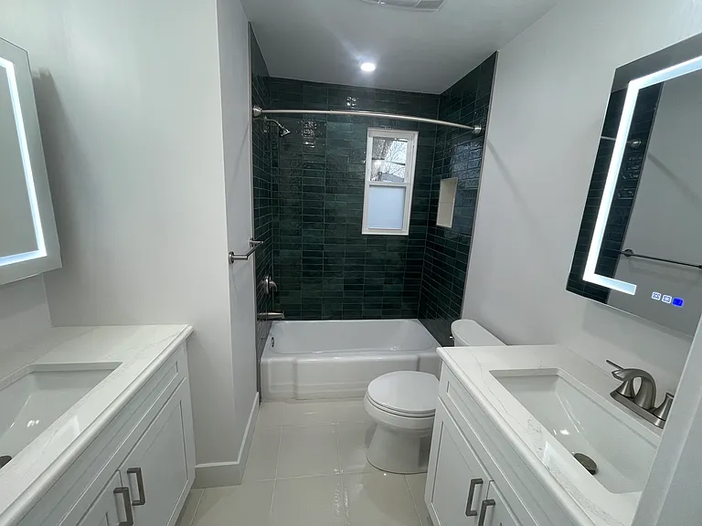2106 Suburban Greens Dr — Photo 15