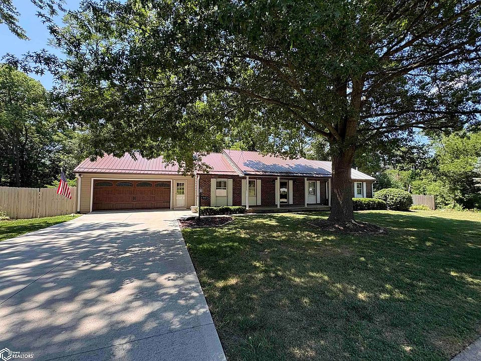 1st image of 2028 Golfview Cir