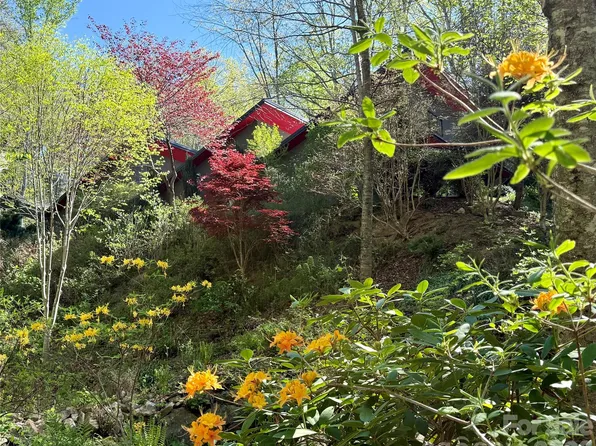 33 Robinson Creek Rd, Asheville, NC 28803