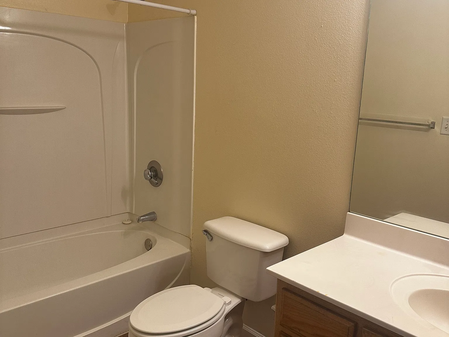 2 bed, 840 sqft, $875 — Photo 4