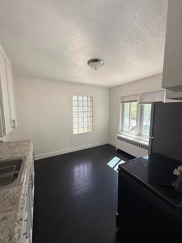 2 bed, 1.0 bath, 783 sqft, $1,200 — Photo 3