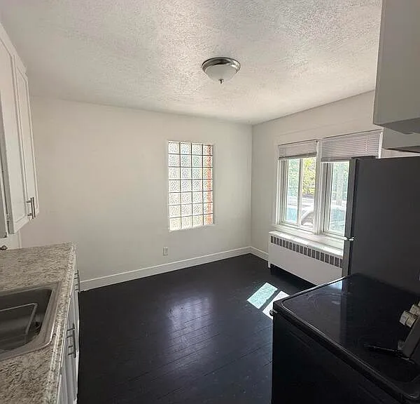 620 N 300 E — Photo 3