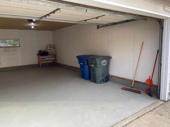 608 S Anderson St, Mitchell, SD 57301