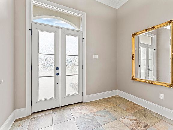 3rd image of 2934 Garden Gate Ave