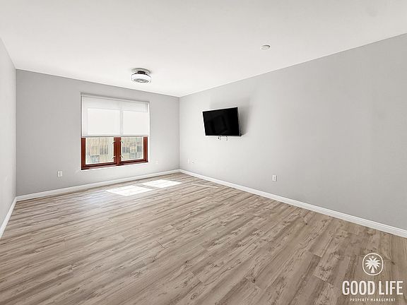 3rd image of 1150 J St Unit 523