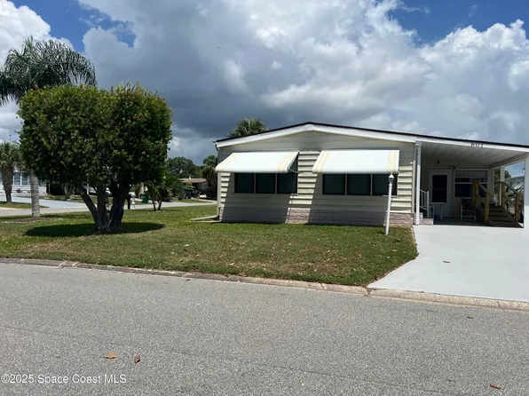 601 Periwinkle Cir, Barefoot Bay, FL 32976