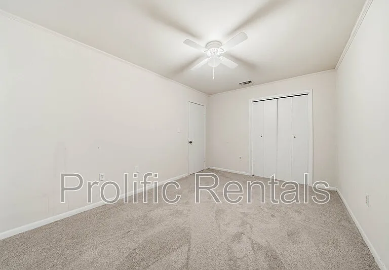 610 Creek St — Photo 27