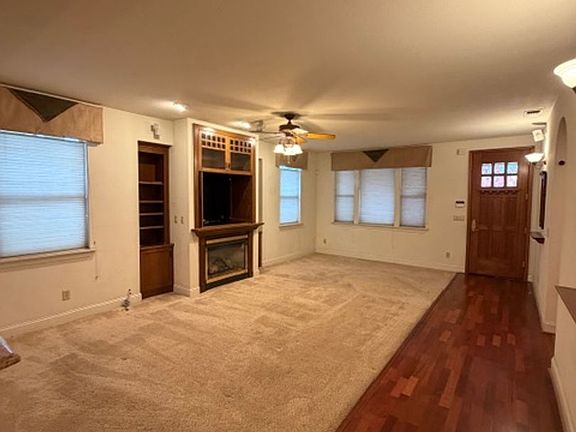 3rd image of 3305 Serra Way