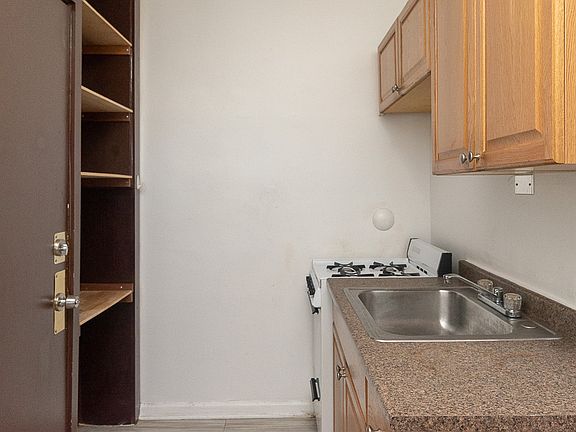 2nd image of 3259 W Wrightwood Ave APT 3G