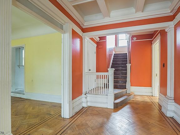 5th image of 435-439 Parker St