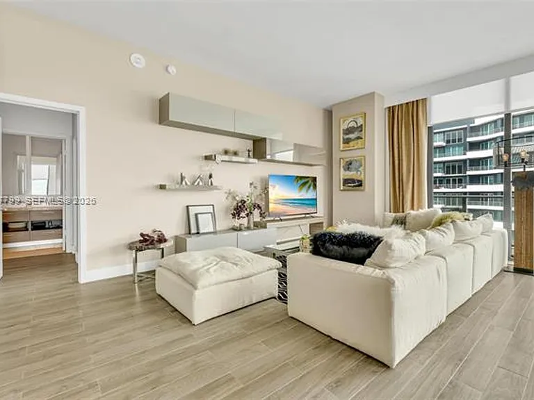 1300 S Miami Avenue Rd #Penthouse 5110 — Photo 12