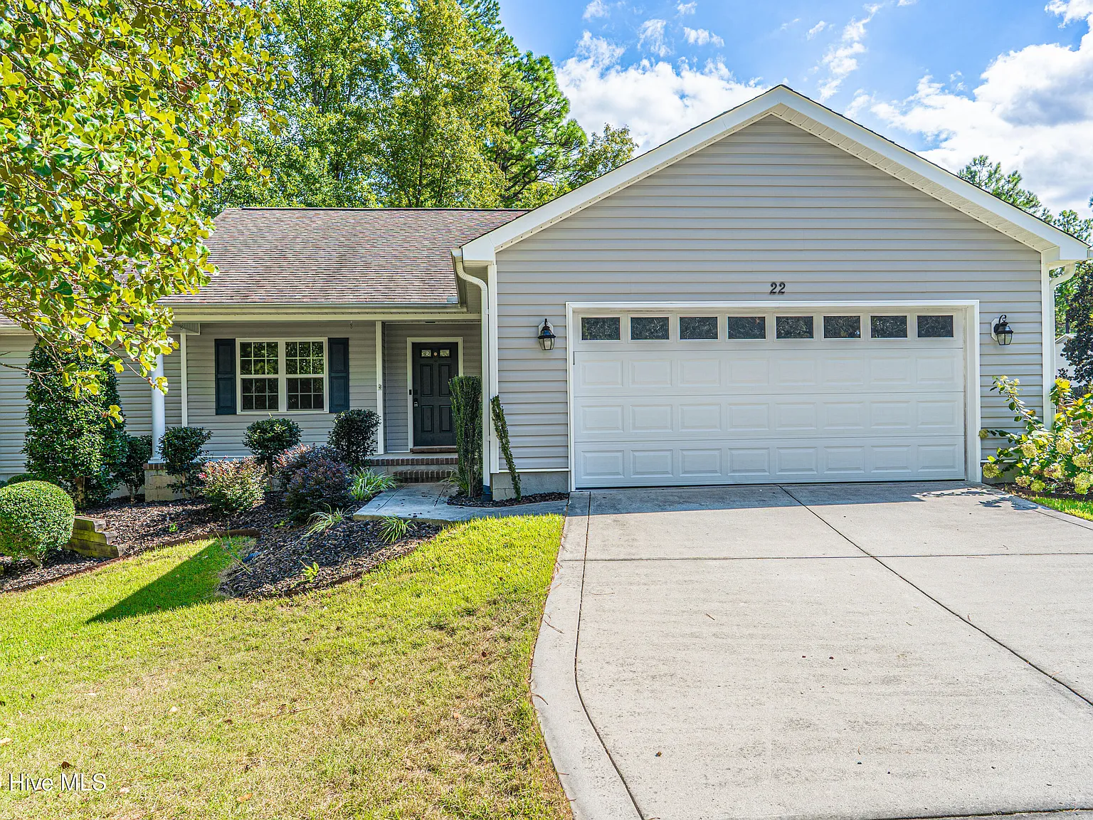 3 bed, 2.0 bath, $2,200 — Photo 1
