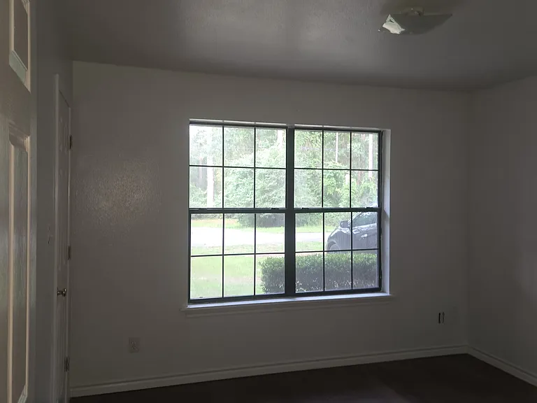 311 Peachtree Ln — Photo 9