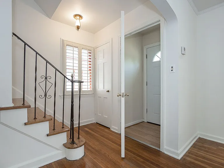 3715 Avalon Rd — Photo 7