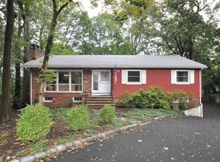 29 Mea Dr, Berkeley Heights, NJ 07922