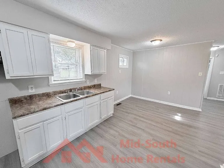 721 Best St — Photo 8