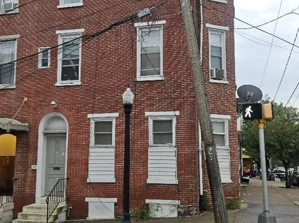 816 W 8th St, Wilmington, DE 19801