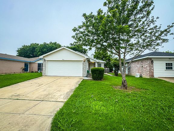 2nd image of 10616 Shadywood Dr