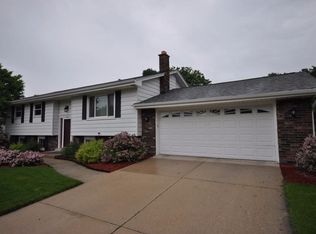 613 Sheridan Dr, West Bend, WI 53095
