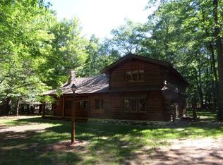 1090 Hollister Woods Rd, Eagle River, WI 54521