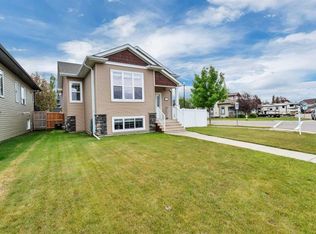 2 N Rogers Rd, Sylvan Lake, AB T4S 0J8