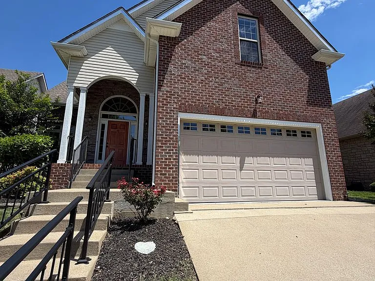 266 Turnberry Cir — Photo 1