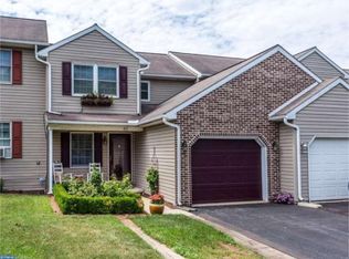 49 Park View Dr, Reinholds, PA