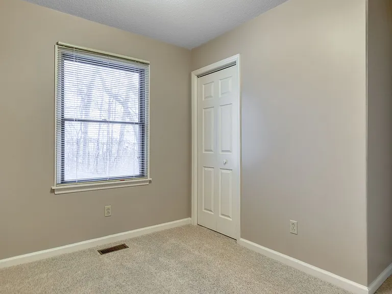 179 Franklin Parke Ct — Photo 13