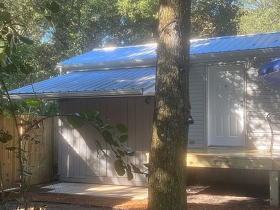 4th image of 18 Shady Ln S