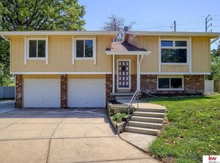 6791 S 75th St, Ralston, NE 68127