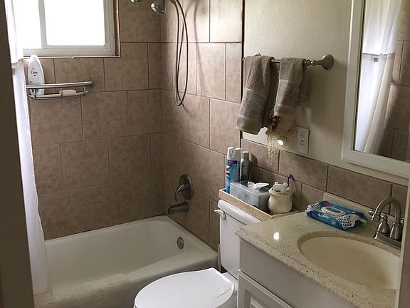 2nd image of 113 Karen Pl
